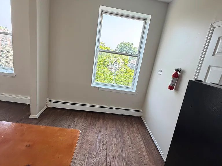 322 Park Ave #14 — Photo 2