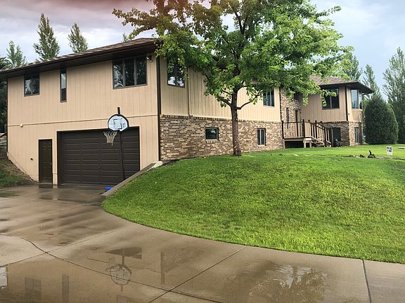 2nd image of 106 14th Circle Dr