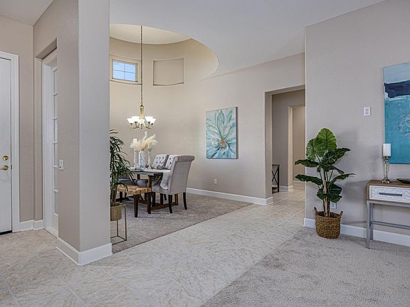 5th image of 955 Yosemite Ln