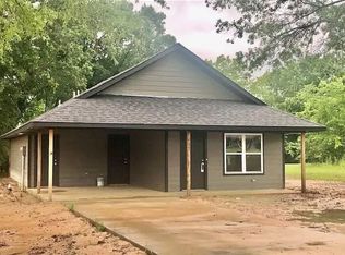 435 High St, Blossom, TX 75416