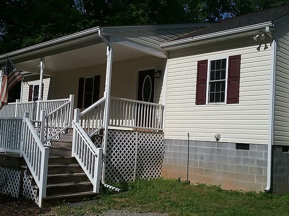 3rd image of 2219A Kiowa Dr