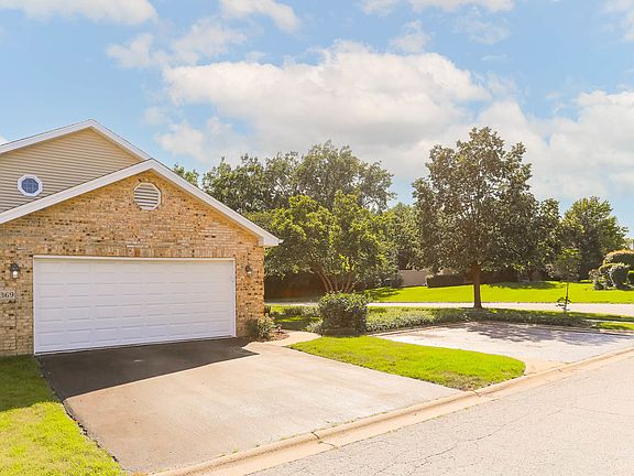 2nd image of 17369 Brook Crossing Ct