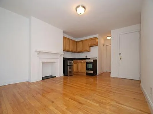 Rented by Buchbinder & Warren | media 4