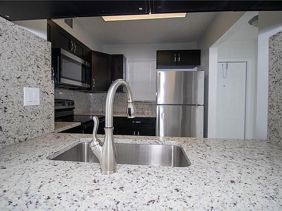 5th image of 11432 NW 45th St