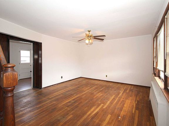 3rd image of 965 Wallace Ave