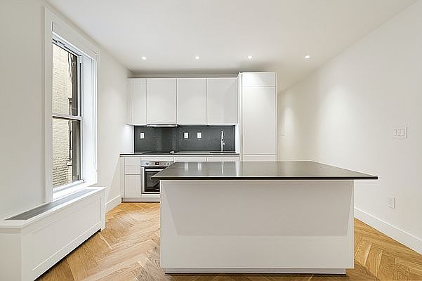 1st image of 336 W 95th St #73