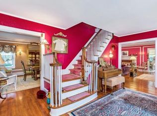 677 Middle Rd, Bayport, NY 11705