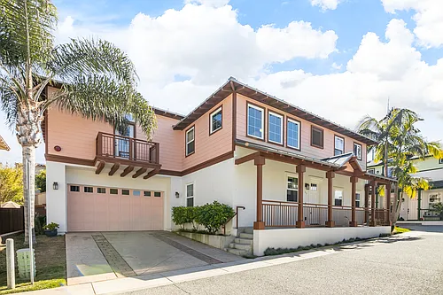 215 Alexander Ct Photo 1