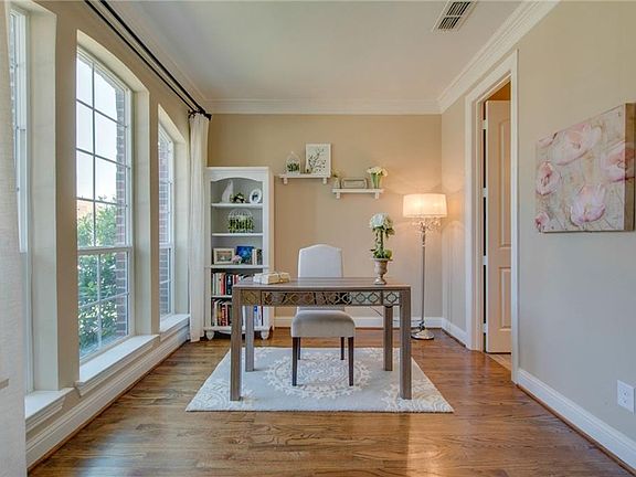 5th image of 3636 Danbury Ln