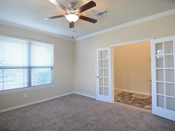 3rd image of 2822 Park Villa Dr