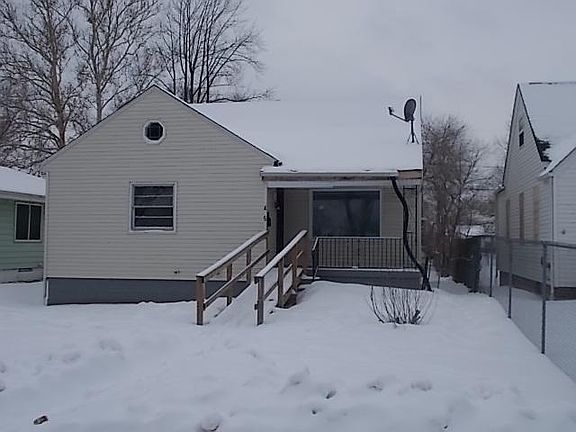 2nd image of 425 S Lake St