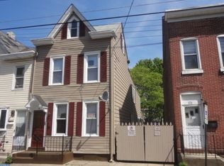 318 Hewitt St, Trenton, NJ 08611