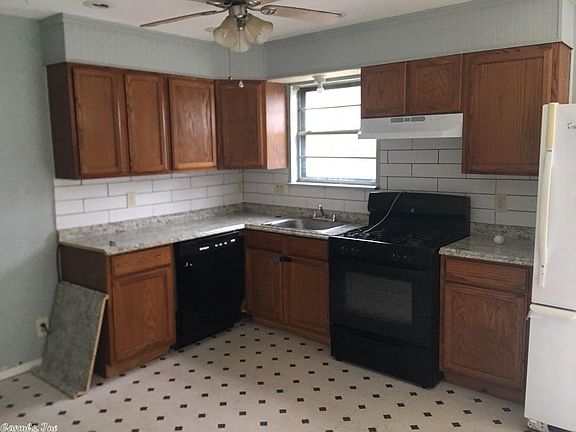 3rd image of 5705 Wisteria Ct