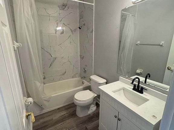 2nd floor guest bathroom