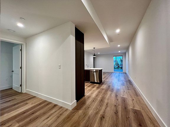 3rd image of 5801 Camerford Ave #103