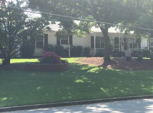 1126 Lakeridge Ct, Grayson, GA 30017