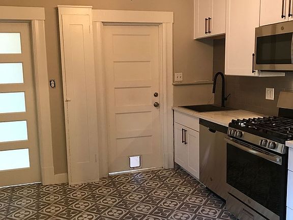 4th image of 1318 19th St APT A