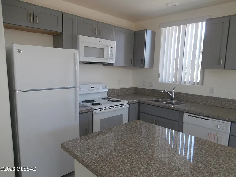348 S Paseo Tierra — Photo 5