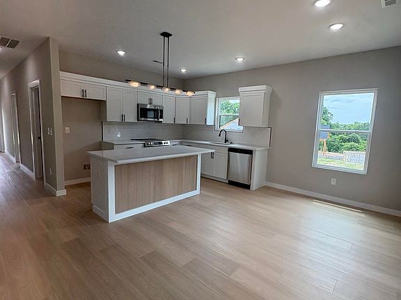 2nd image of 326 Minkum Rd