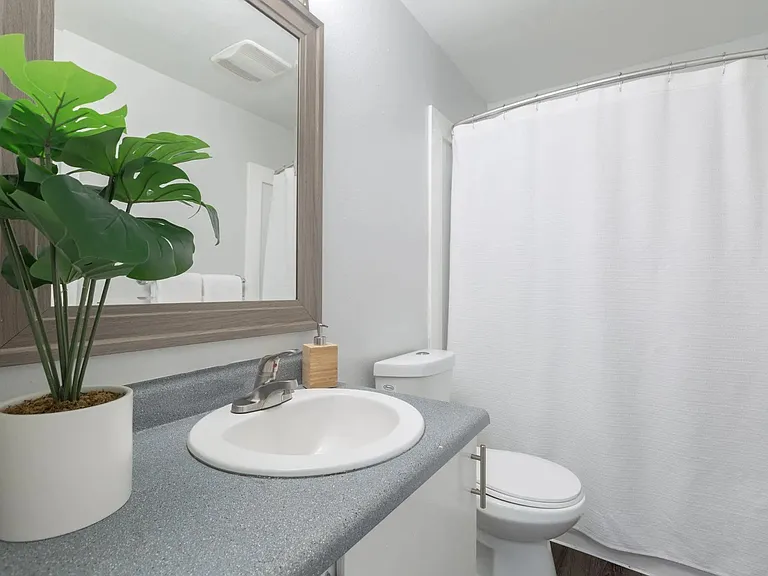 Somerset West Apartments — Photo 50