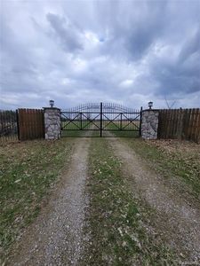 1412 E Leonard Rd, Leonard, MI, 48367
