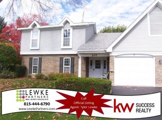 207 N Creekside Trl, McHenry, IL 60050