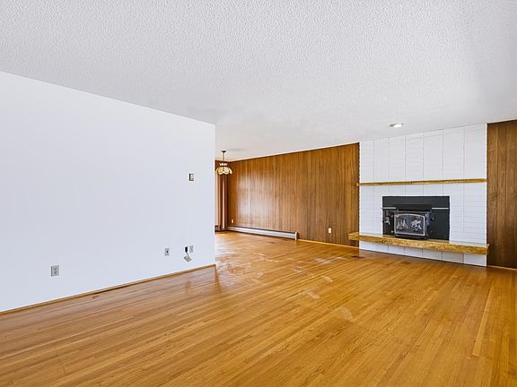 4th image of 45596 Lewis Ave
