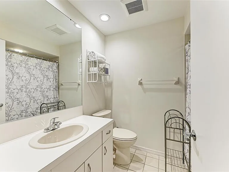 3946 Wilshire Cir E #168 — Photo 31