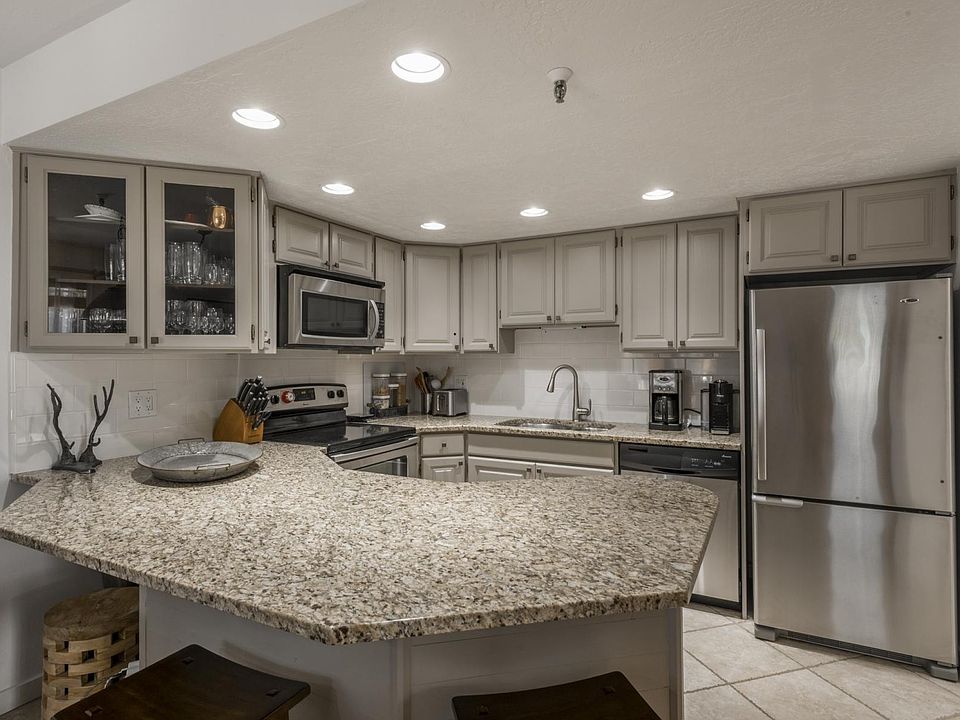 1st image of 1035 Park Ave #5