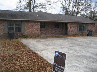1115B Hickory Dr, Long Beach, MS 39560