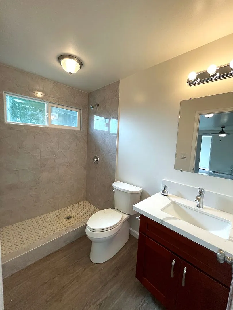 1304 Matlock Ave — Photo 4