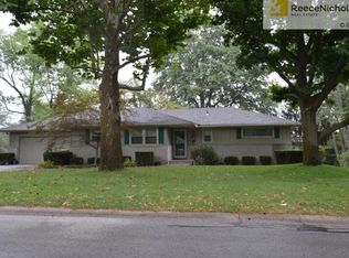 919 Ridgeway Dr, Liberty, MO 64068