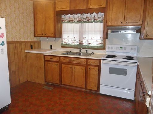 5th image of 2606 Oak Island Dr