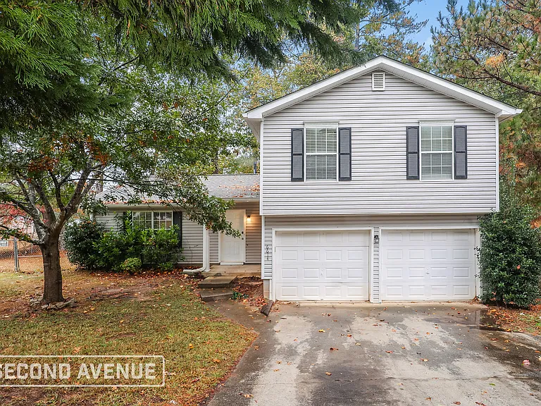 6614 Rebecca Lou Ln — Photo 1