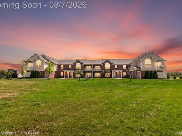 22080 Andover Dr #94, Macomb, MI 48042