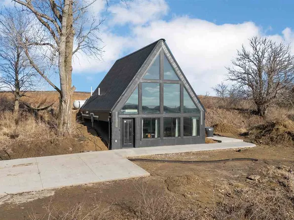 2613 335th St, Chelsea, IA 52215