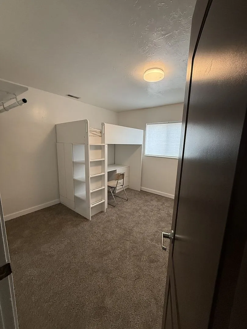 Affordable Beautiful Student Housing for Snow College students 5 rooms, 2 shared bathrooms, share... — Photo 1