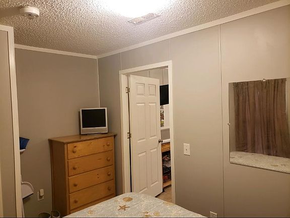 3rd image of 161 E Crest Dr