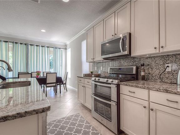 5th image of 105 Philippe Grand Ct