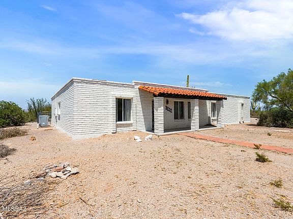 2nd image of 3202 W Speedway Blvd