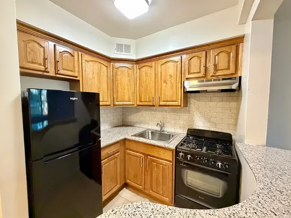 59 Gelston Avenue image 1 of 9