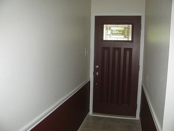 Hall entree