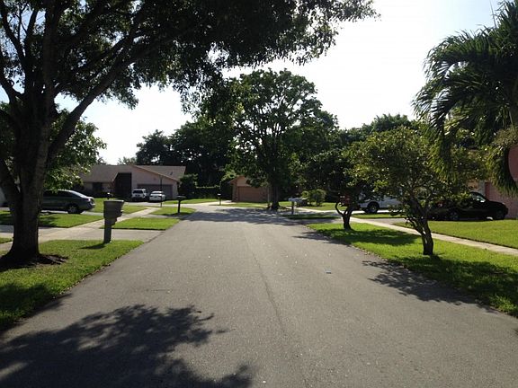 5th image of 8611 NW 54th Ct
