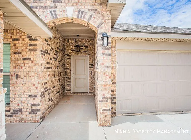 2150 Kirksey Ave — Photo 4