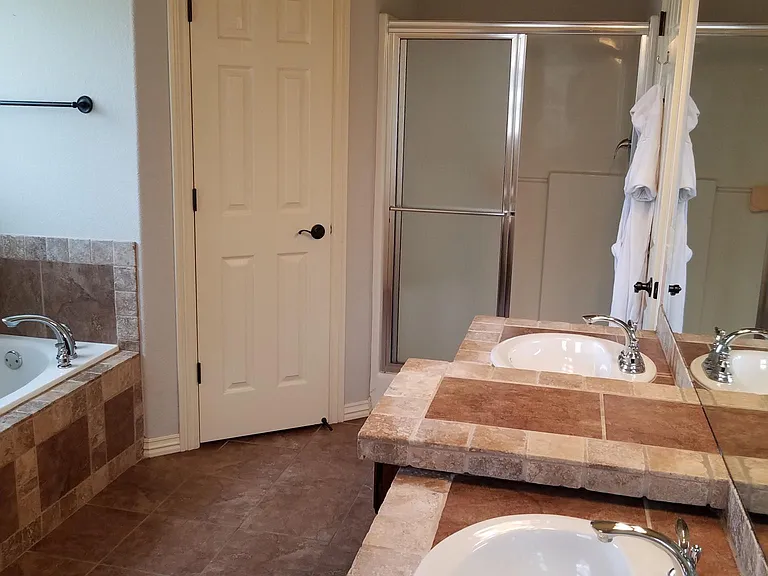1905 SW Elington St — Photo 11