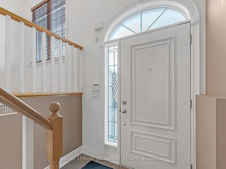 1019A College St — Photo 3