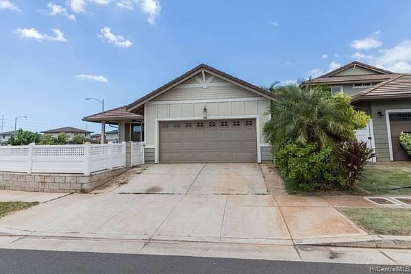 1st image of 404 Koakoa St