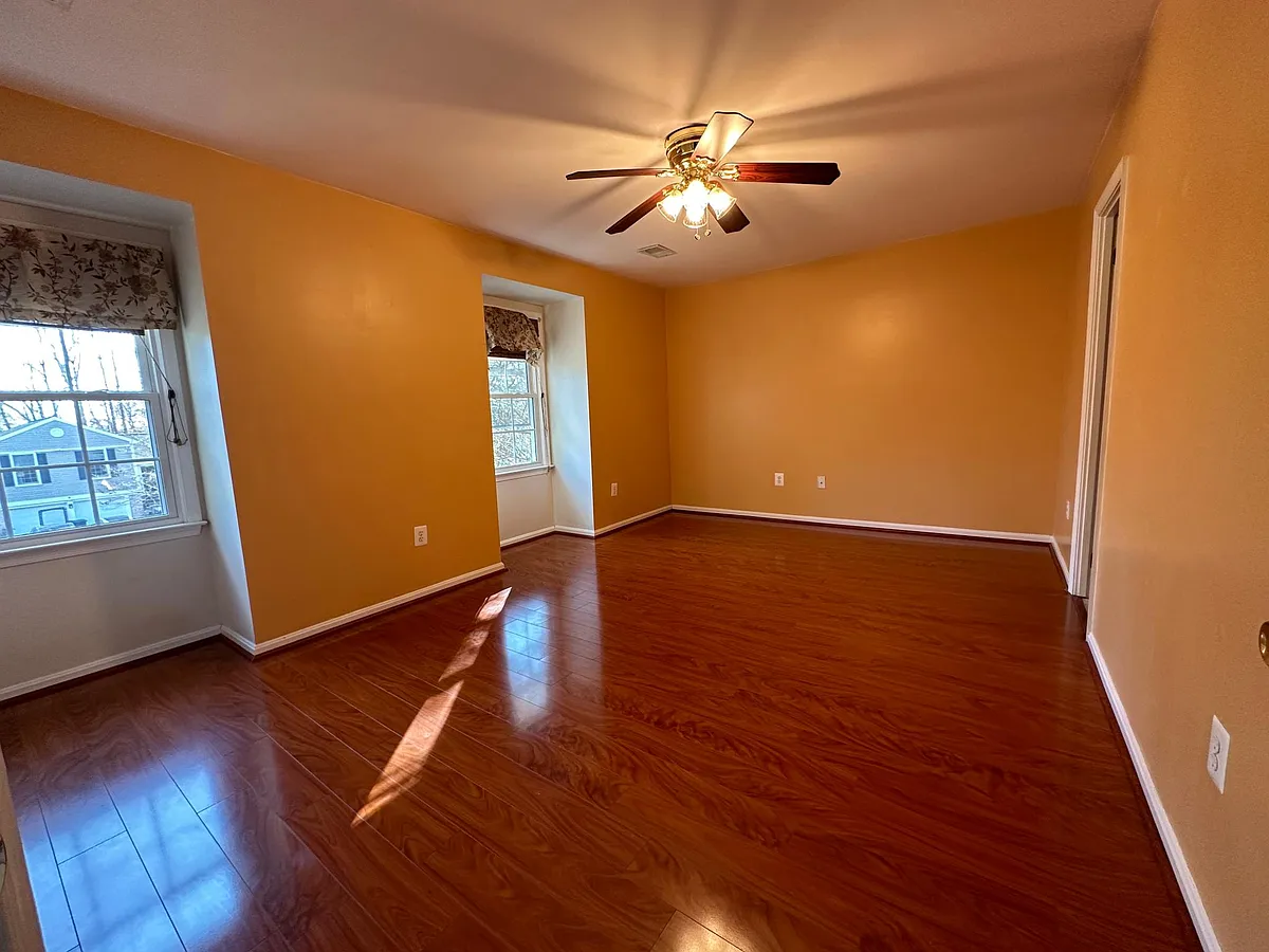 Building Photo - 10704 Oldfield Dr