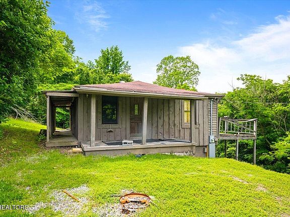 3rd image of 104 Jackson Rd