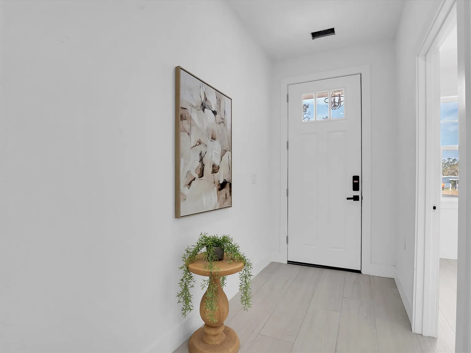 5 bed, 2080 sqft, $4,450 — Photo 2